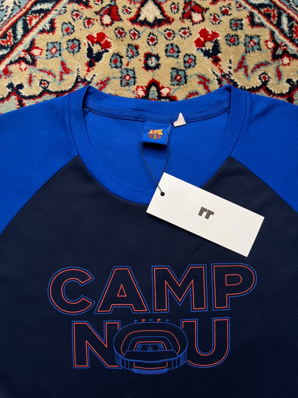 FC Barcelona Official Camp Nou Embroidered Badge Football Tee - L