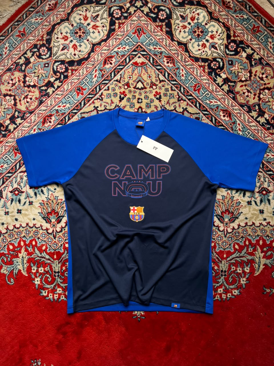 FC Barcelona Official Camp Nou Embroidered Badge Football Tee - L