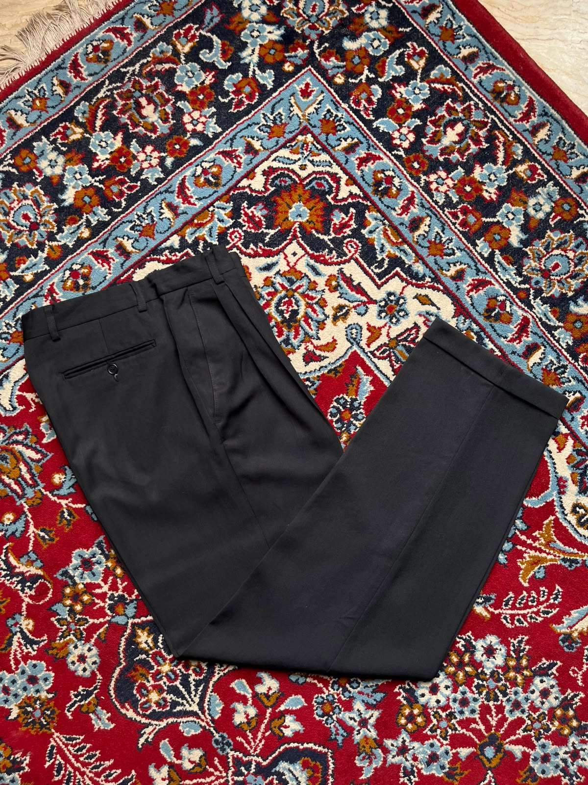 VINTAGE Relaxed Fit Black Pleated Cuffed Dress Pants - 32