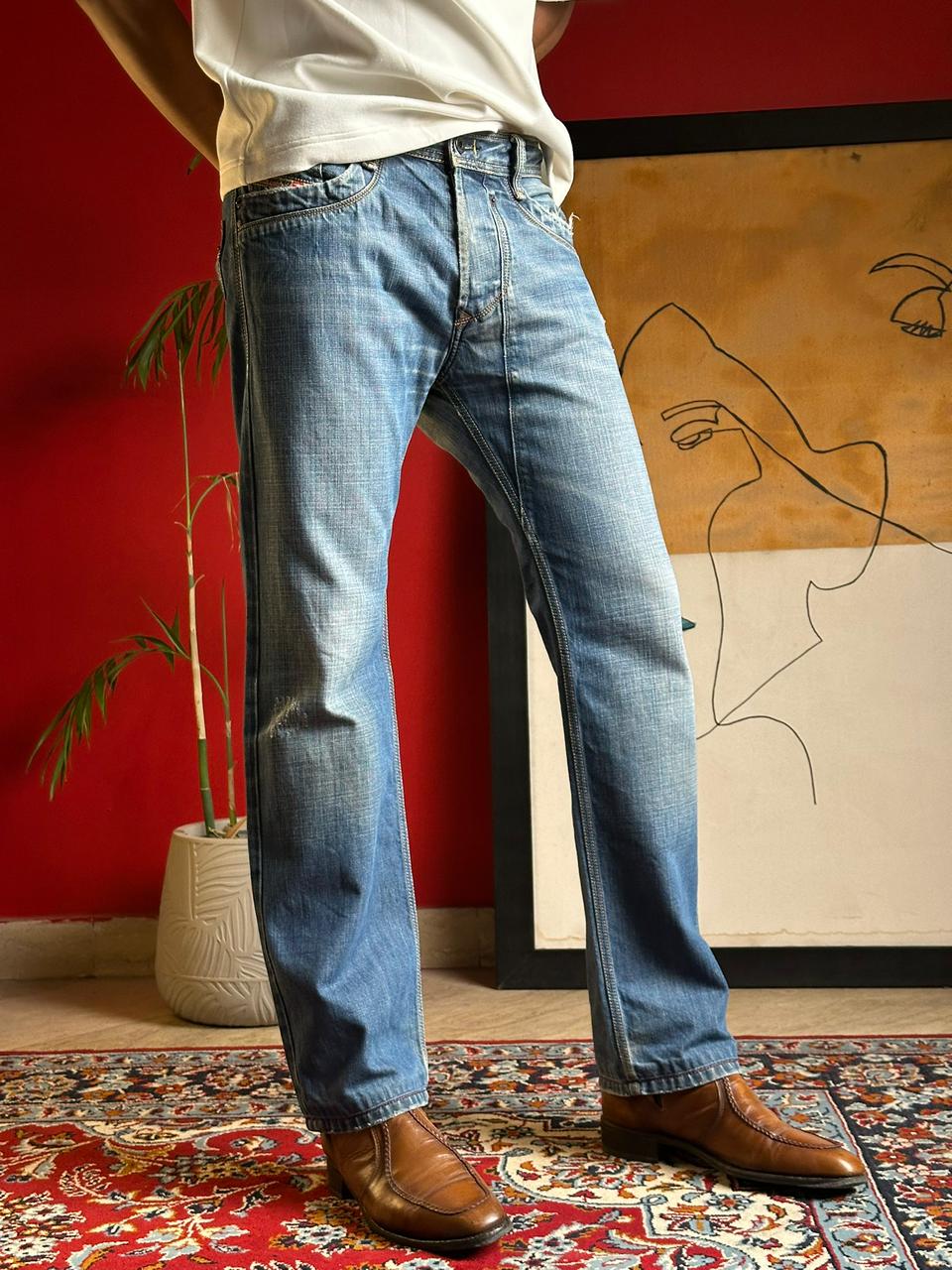 DIESEL TIMMEN(STRAIGHT FIT) NON-STRETCH JEANS - 32