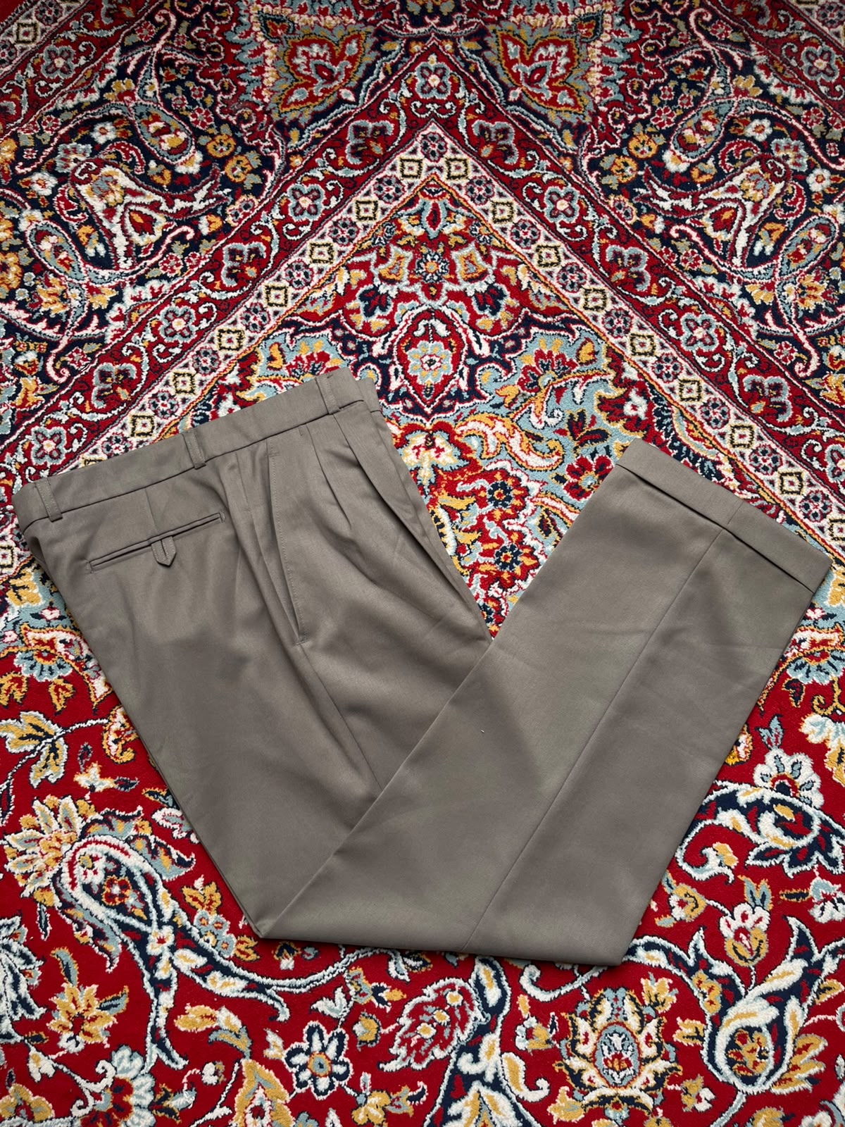 Rembrandt Taupe Brown Pleated Cuffed Dress Pants - 32