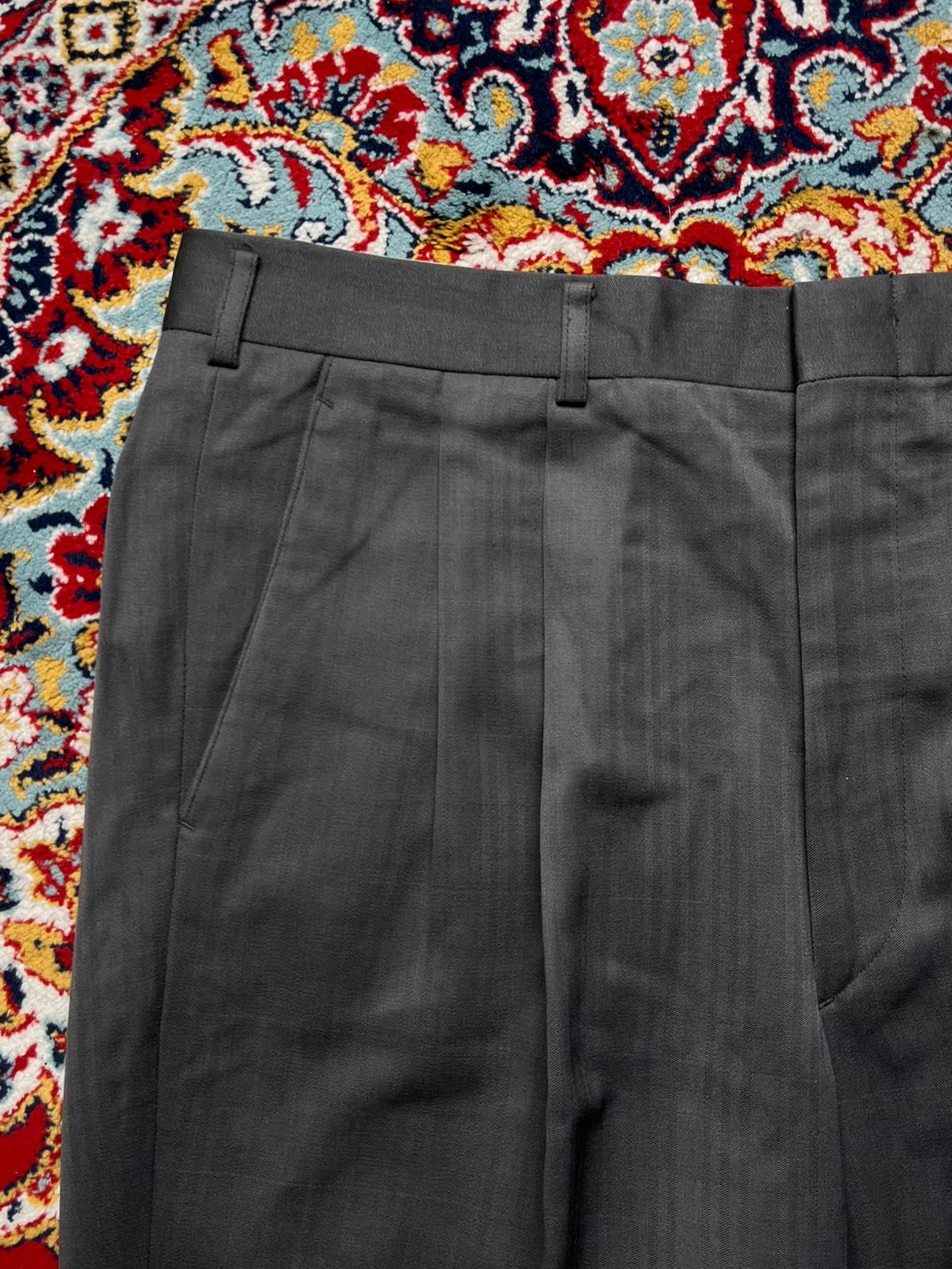 Vintage Voslenza Uomo Grey Pleated Dress Pants - 32