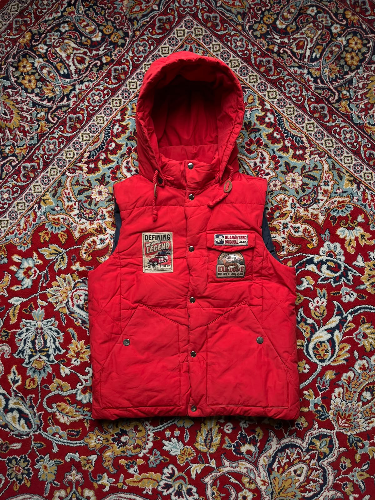 JEEP REVERSIBLE PUFFER DETACHABLE HOOD RED JACKET - M