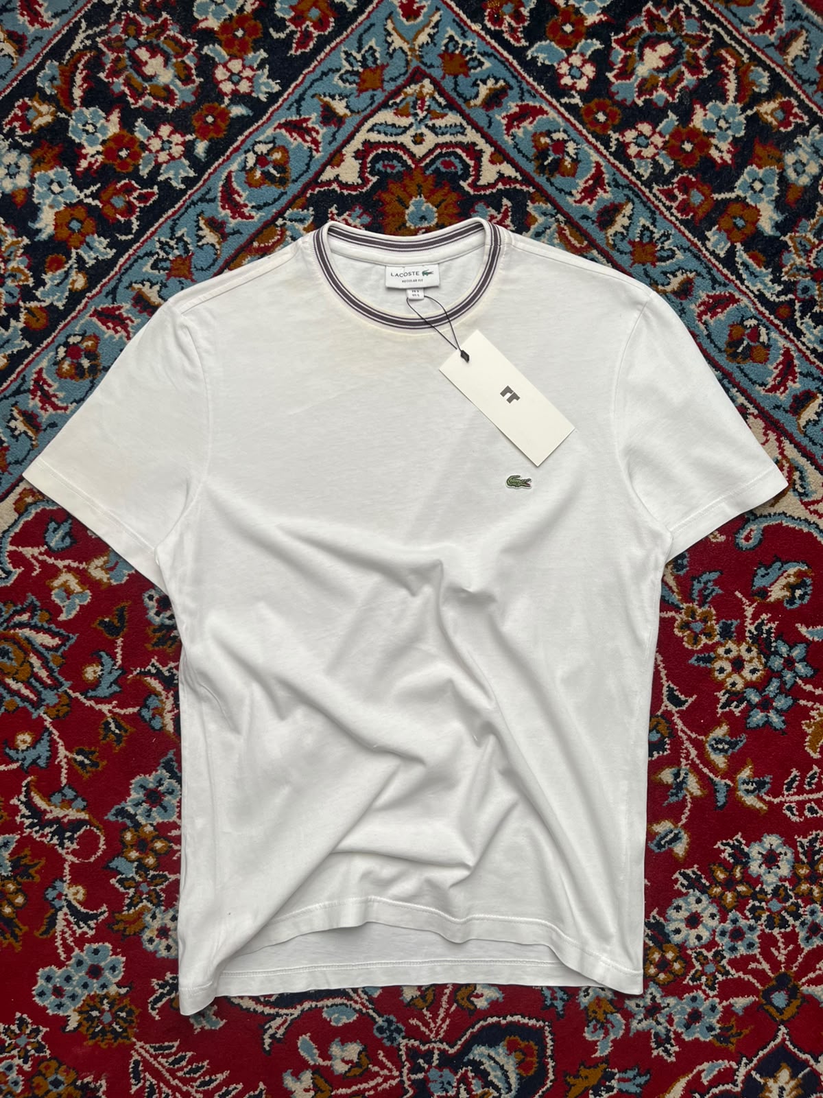 LACOSTE REGULAR FIT WHITE TEE - S