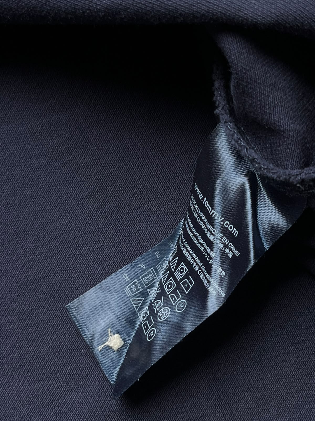 TOMMY HILFIGER NAVY BLUE CUSTOM FIT POLO TEE - XL