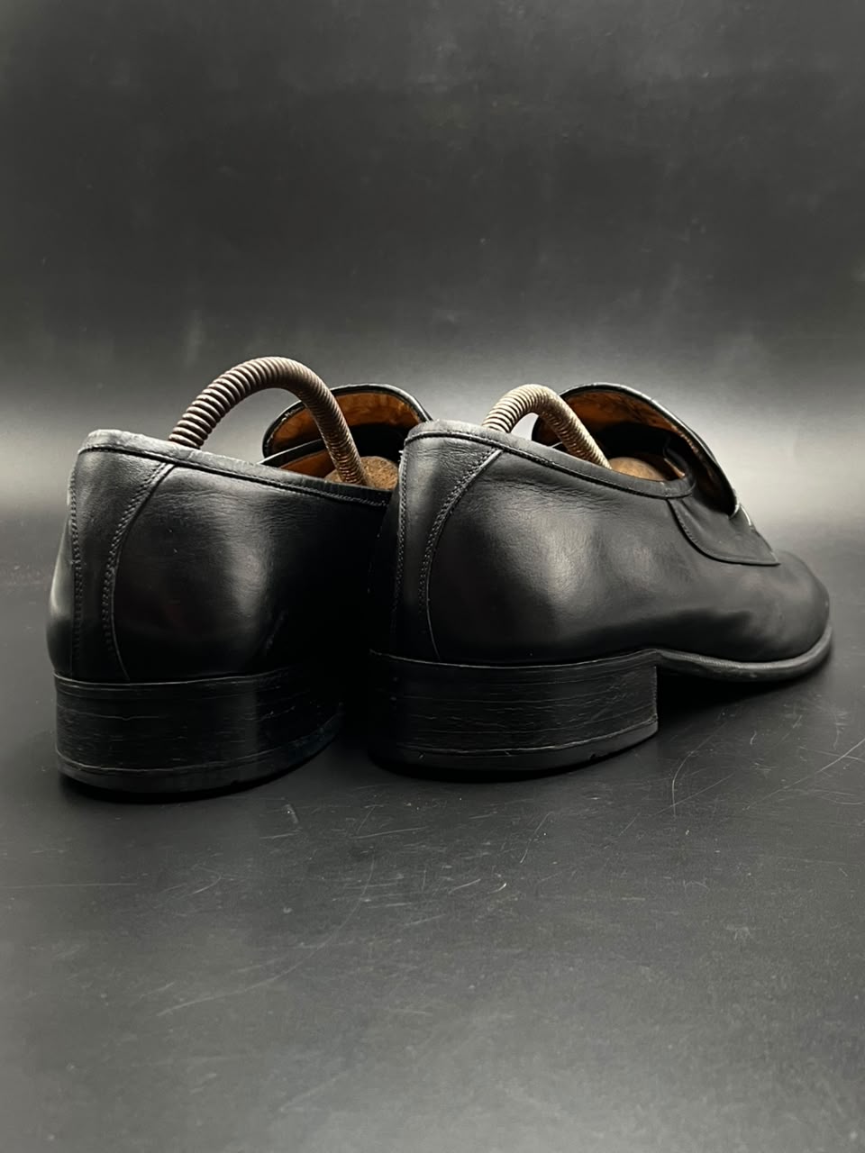 BALLY Mens Black Leather Apron Toe Slip On Loafers