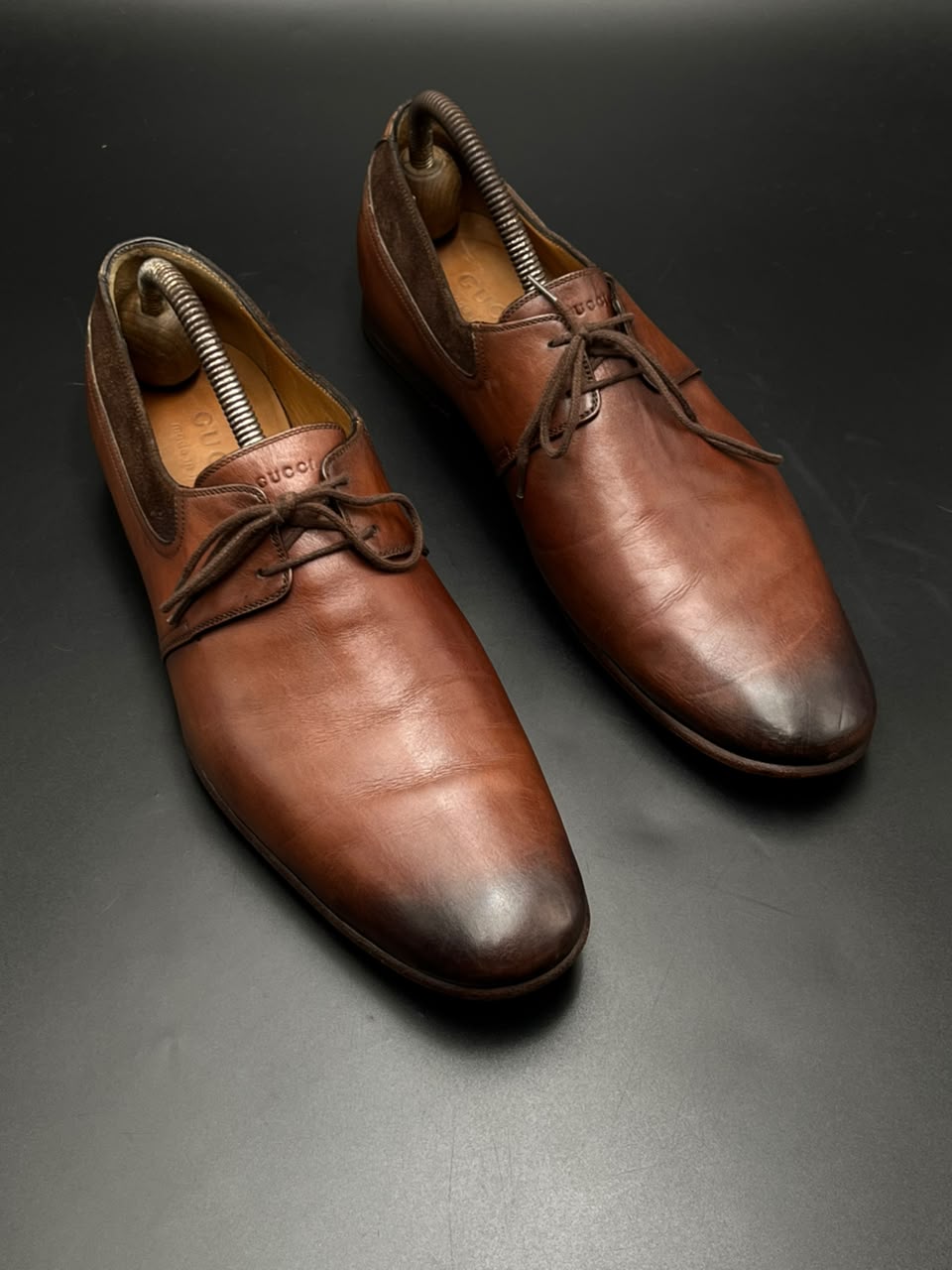 GUCCI Mens Brown Burnished Leather Suede Plain Toe Derbys - 41