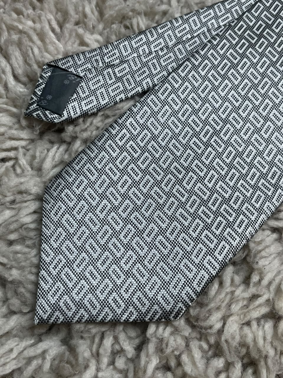 oasis mender Mens Silver Grey Black Geometric Rectangle Weave Made in France Silk Tie