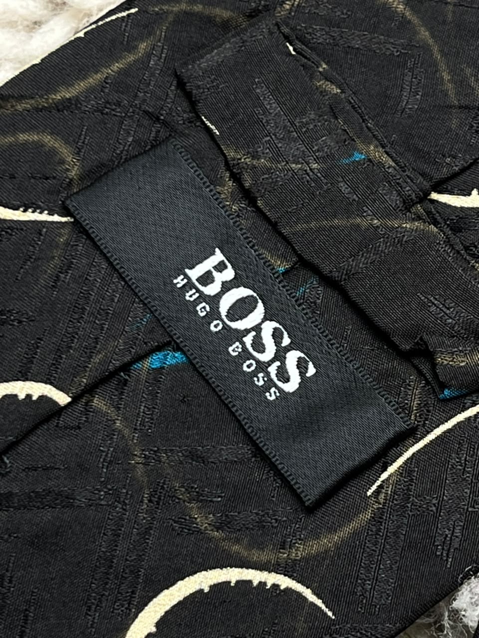 BOSS Hugo Boss Mens Black Teal Abstract Circle Pattern Italian Silk Dress Tie