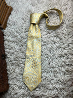 VAN HEUSEN Mens Yellow Gold Light Blue Floral Paisley 100% Silk Dress Tie