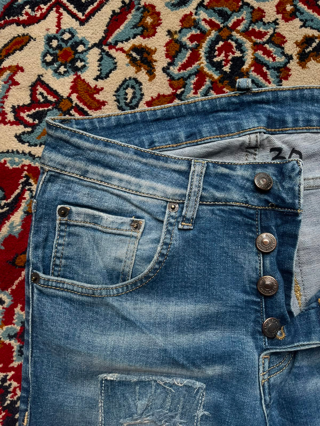 DSQUARED2 Light WashED Distressed Ripped Wide FIT Flared JEANS - 28