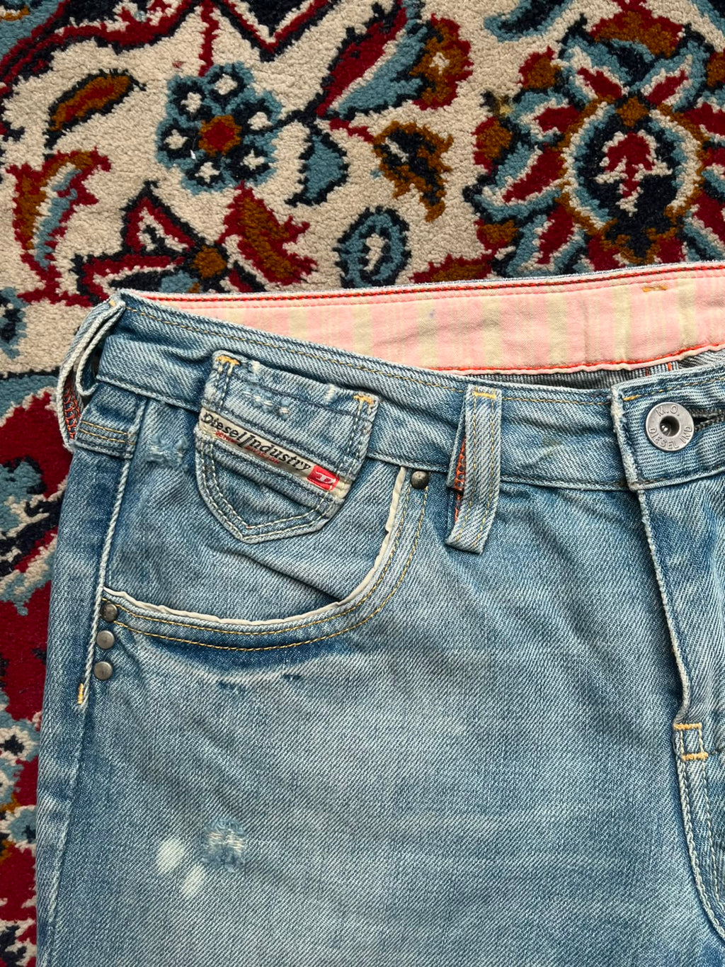 Diesel CHEREN Womens Light Washed Relaxed Bootcut Distressed JEANS - 28