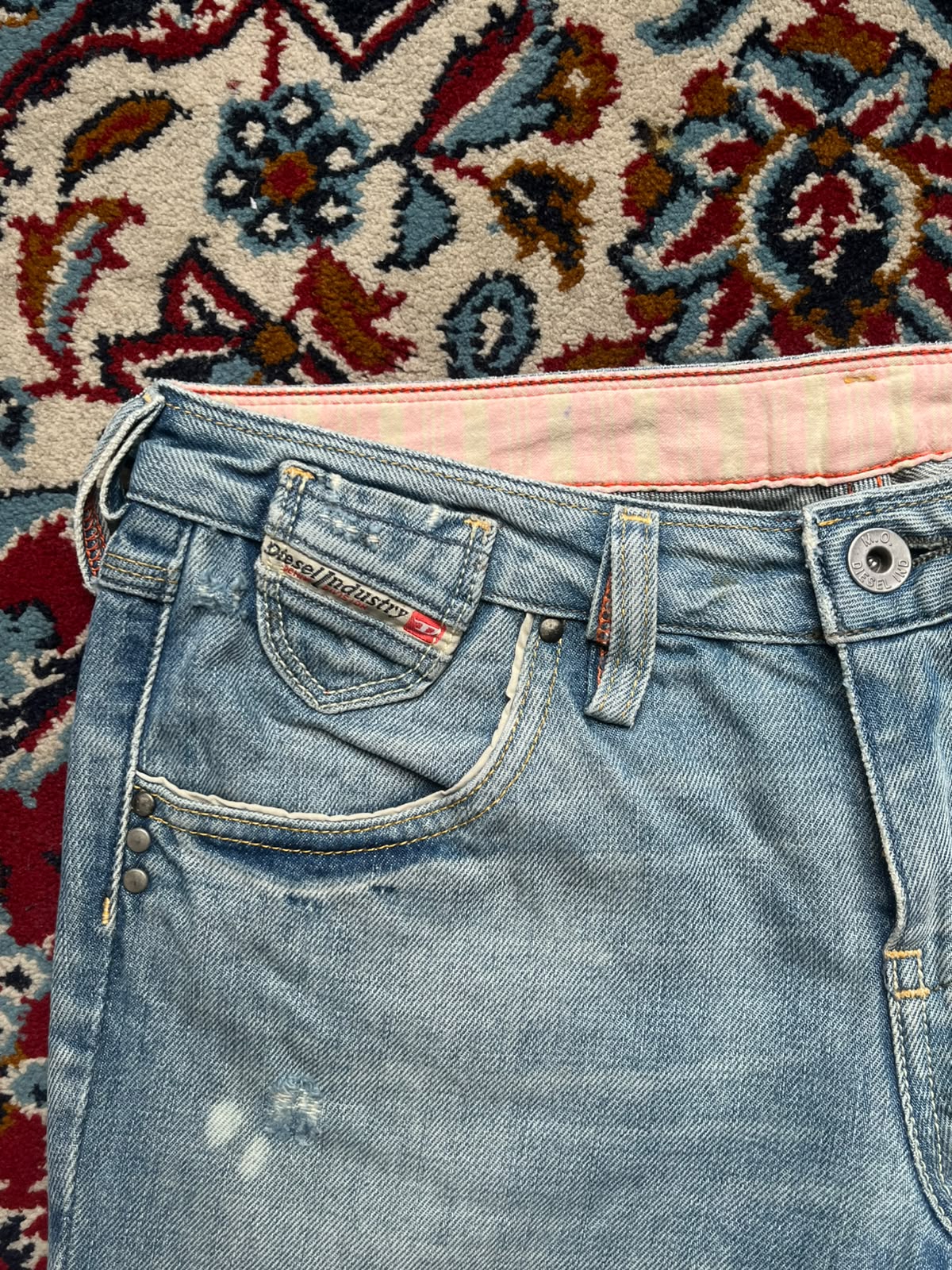Diesel CHEREN Womens Light Washed Relaxed Bootcut Distressed JEANS - 28