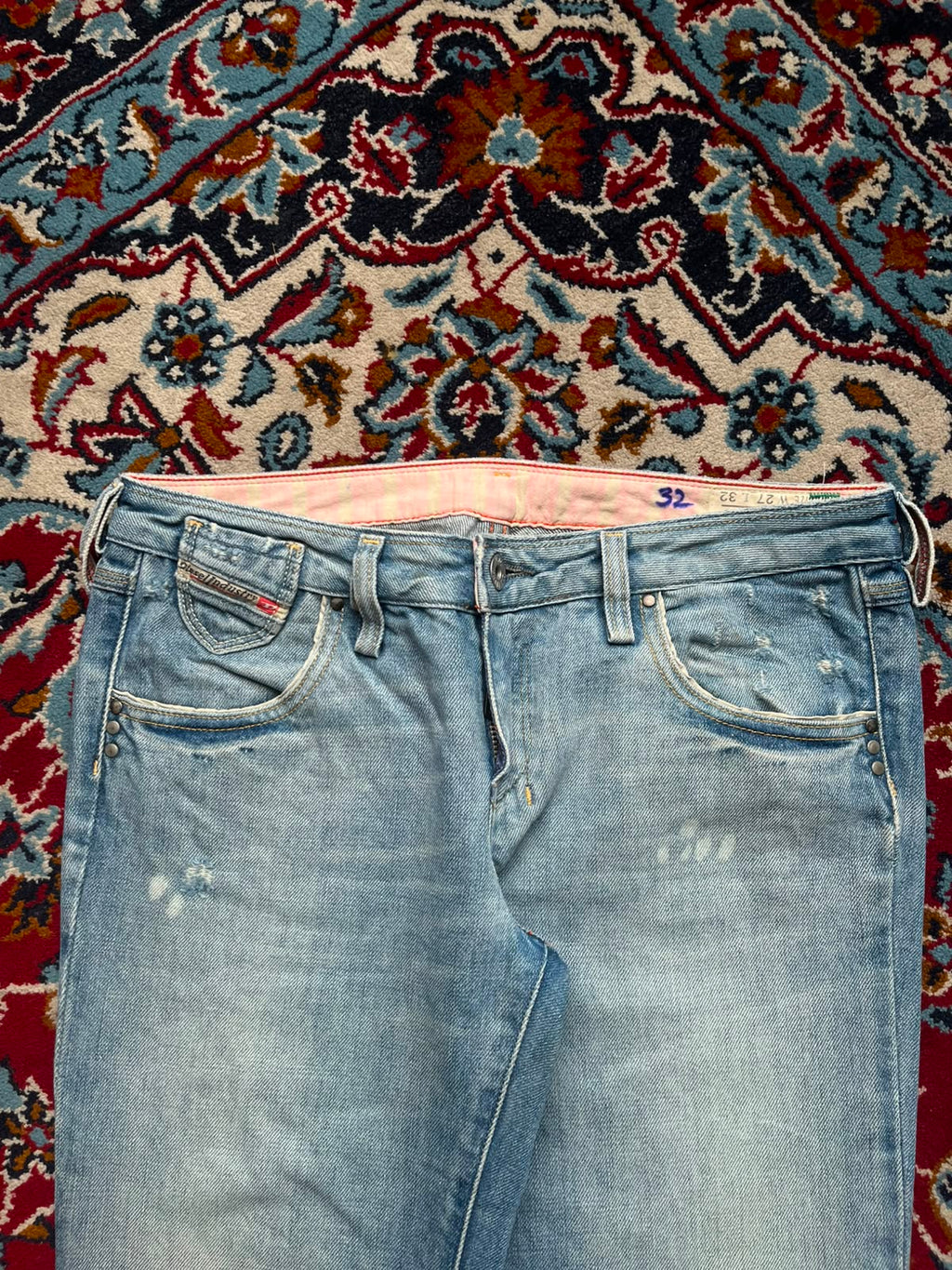 Diesel CHEREN Womens Light Washed Relaxed Bootcut Distressed JEANS - 28