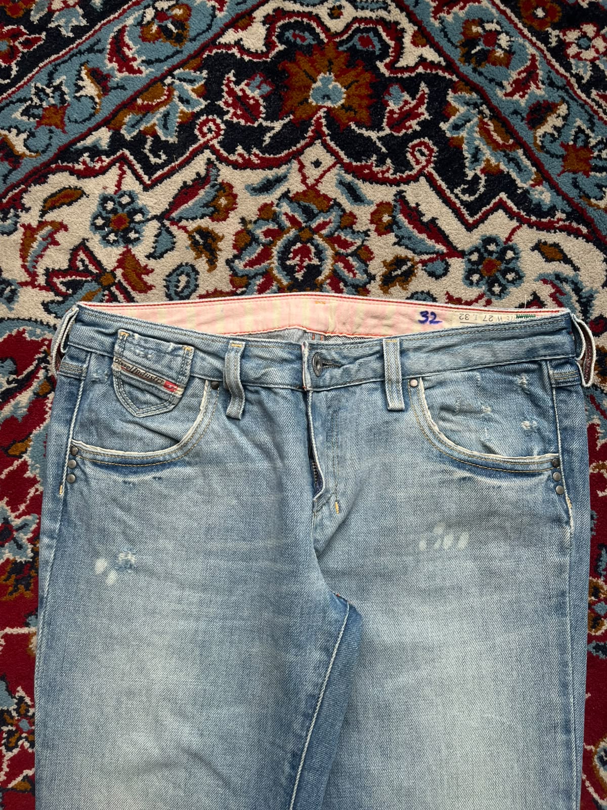 Diesel CHEREN Womens Light Washed Relaxed Bootcut Distressed JEANS - 28