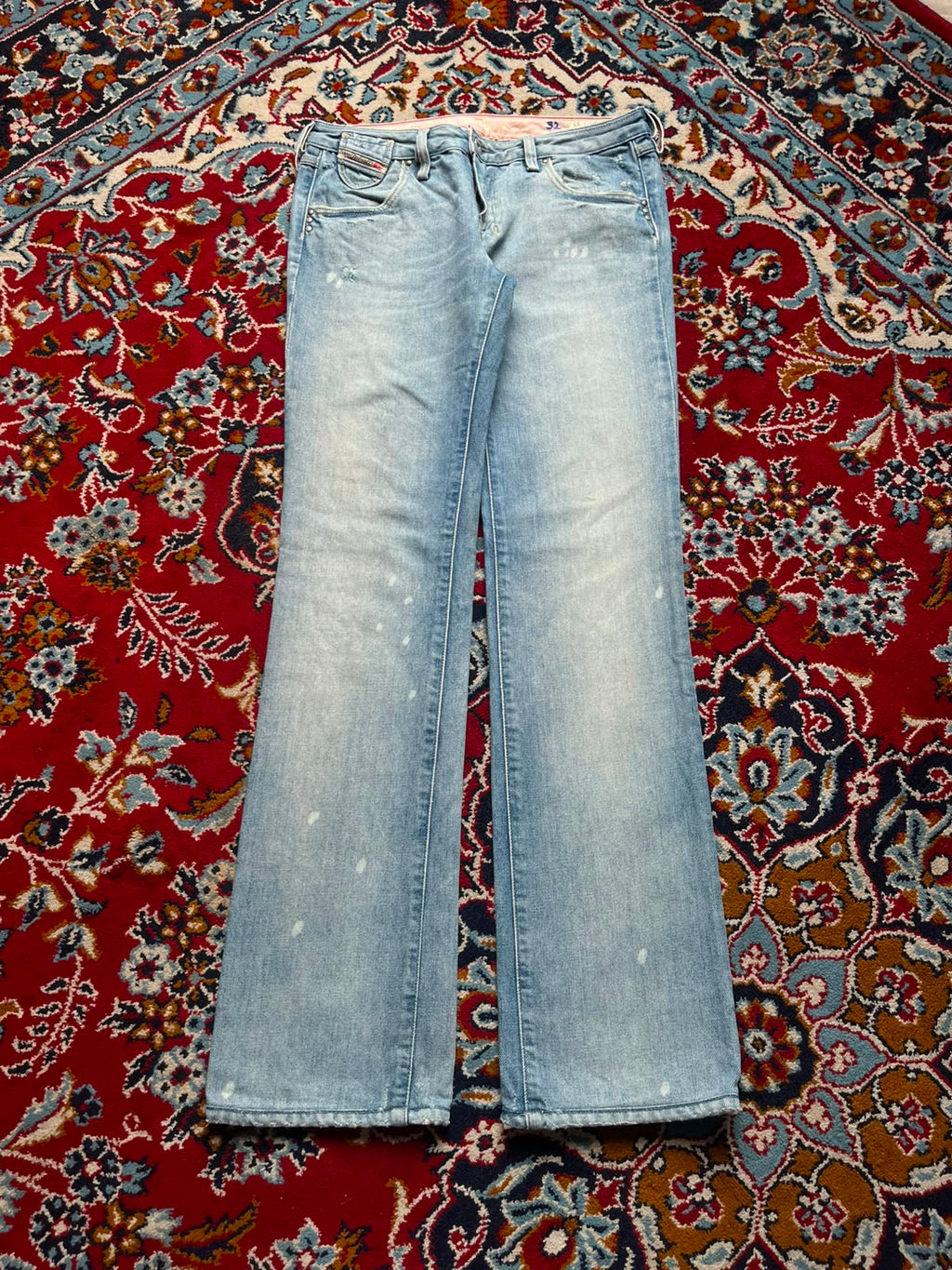 Diesel CHEREN Womens Light Washed Relaxed Bootcut Distressed JEANS - 28