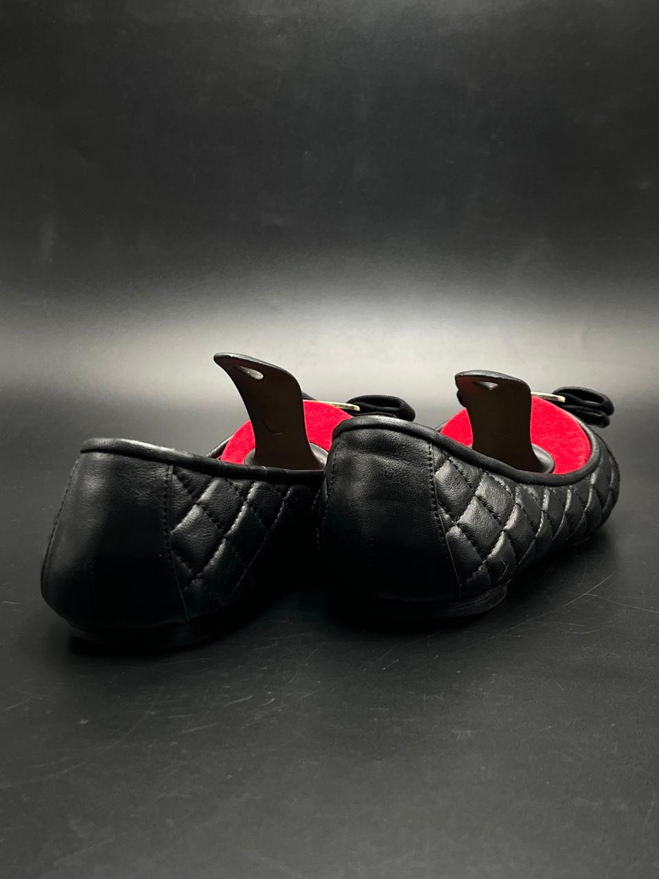 Salvatore Ferragamo Black Quilted Leather Vara Bow Ballet Flats - 38