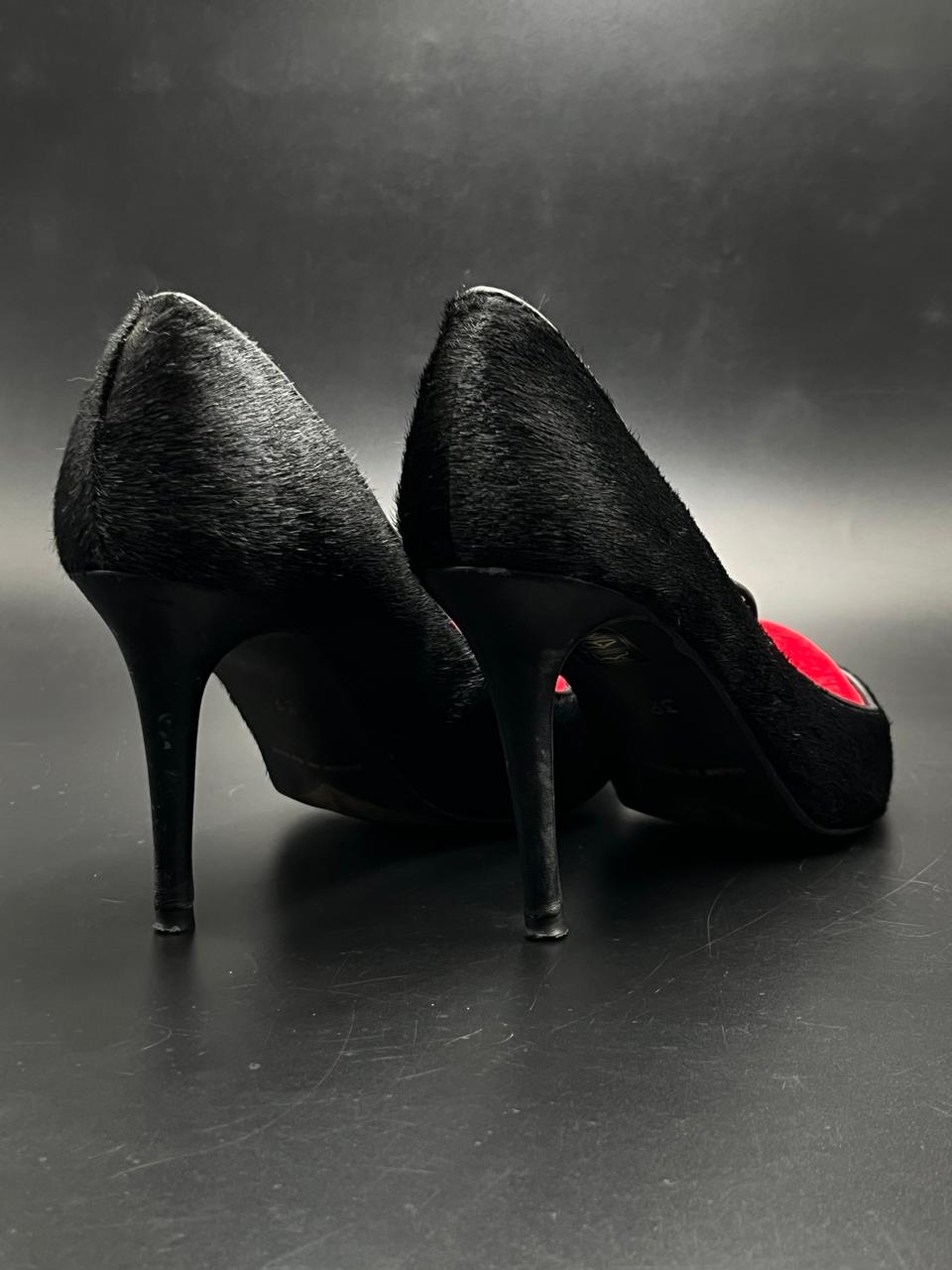 TEJUS Womens Black Textured Hair-on-Hide Pointed Toe heels - 39