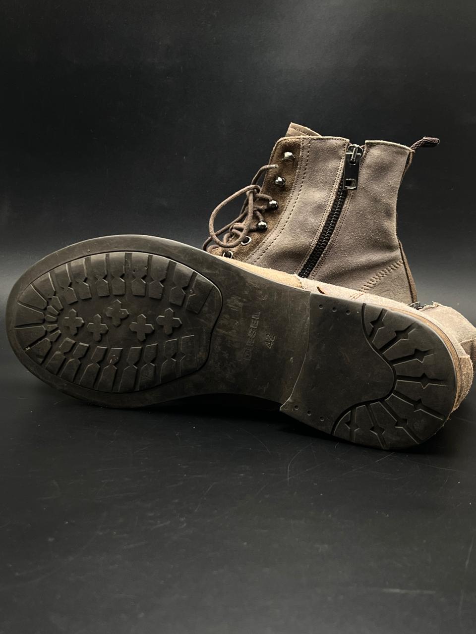 DIESEL Mens Taupe Suede Cap Toe Lace-Up Side Zip Boots - 42