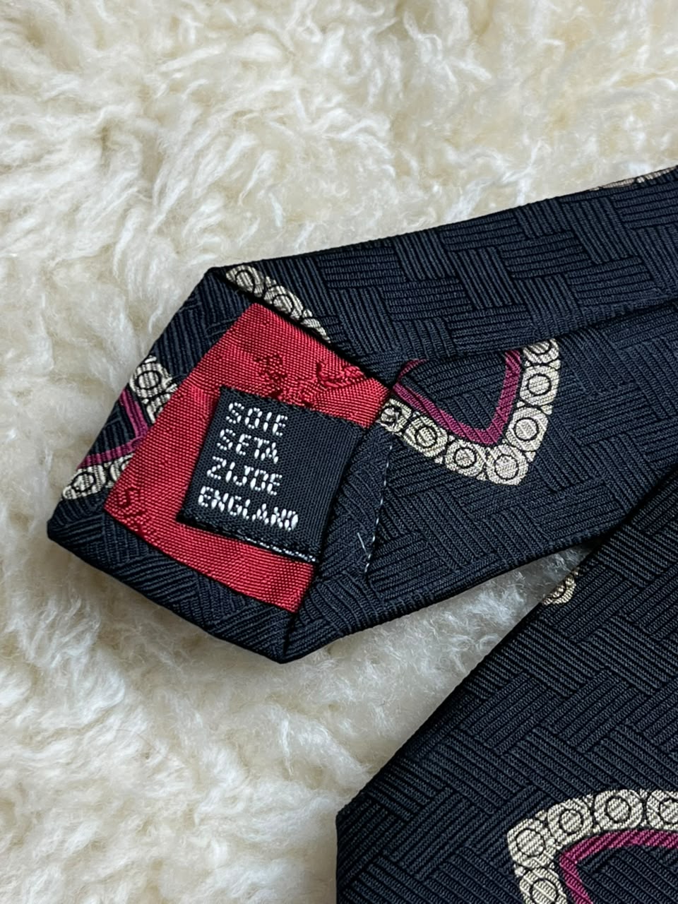 Yves Saint Laurent Pure Silk  Made in England - Geometric Shield Tie