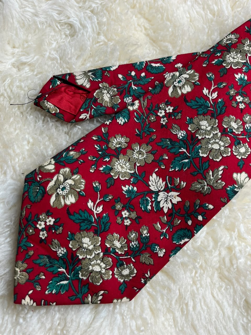 Havana Tie Rack Made in England - Red Floral Print Tie
