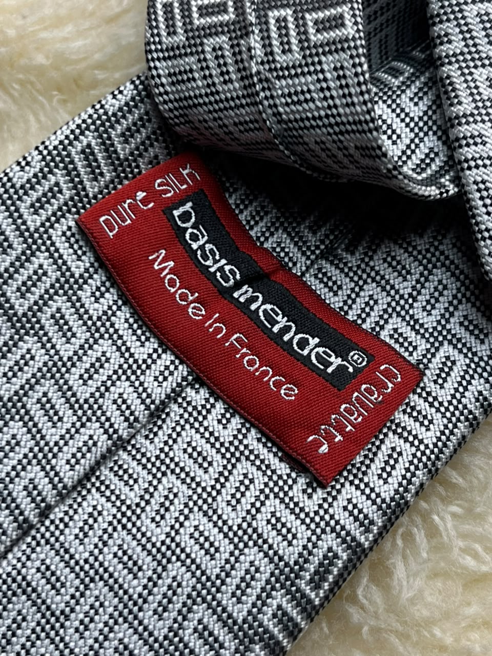 Basis Mender Pure Silk Made in France - Silver Grey Geometric Tie