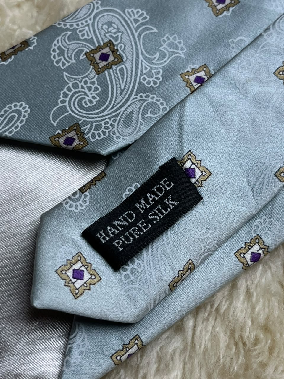 Roberto Silk Hand Made - Ice Blue Purple Paisley Diamond Tie