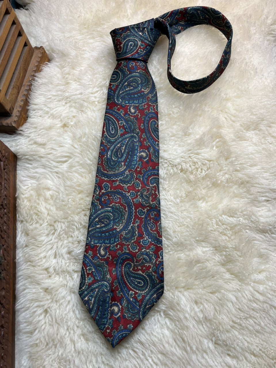 Woods & Gray Made in UK - Red Teal Blue Baroque Paisley tie