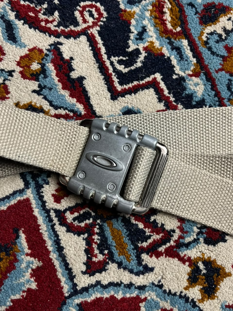 Oakley Vintage Metal Buckle Canvas Webbing Belt Grey Beige