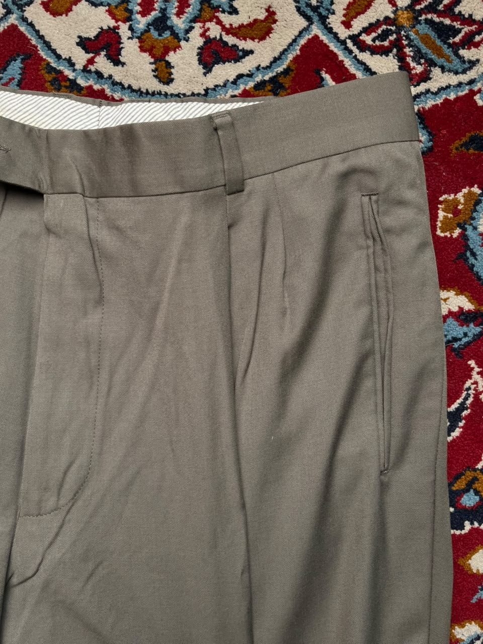 Hugo Boss Vintage Wool Pleated Cuffed Dress Pants - 32