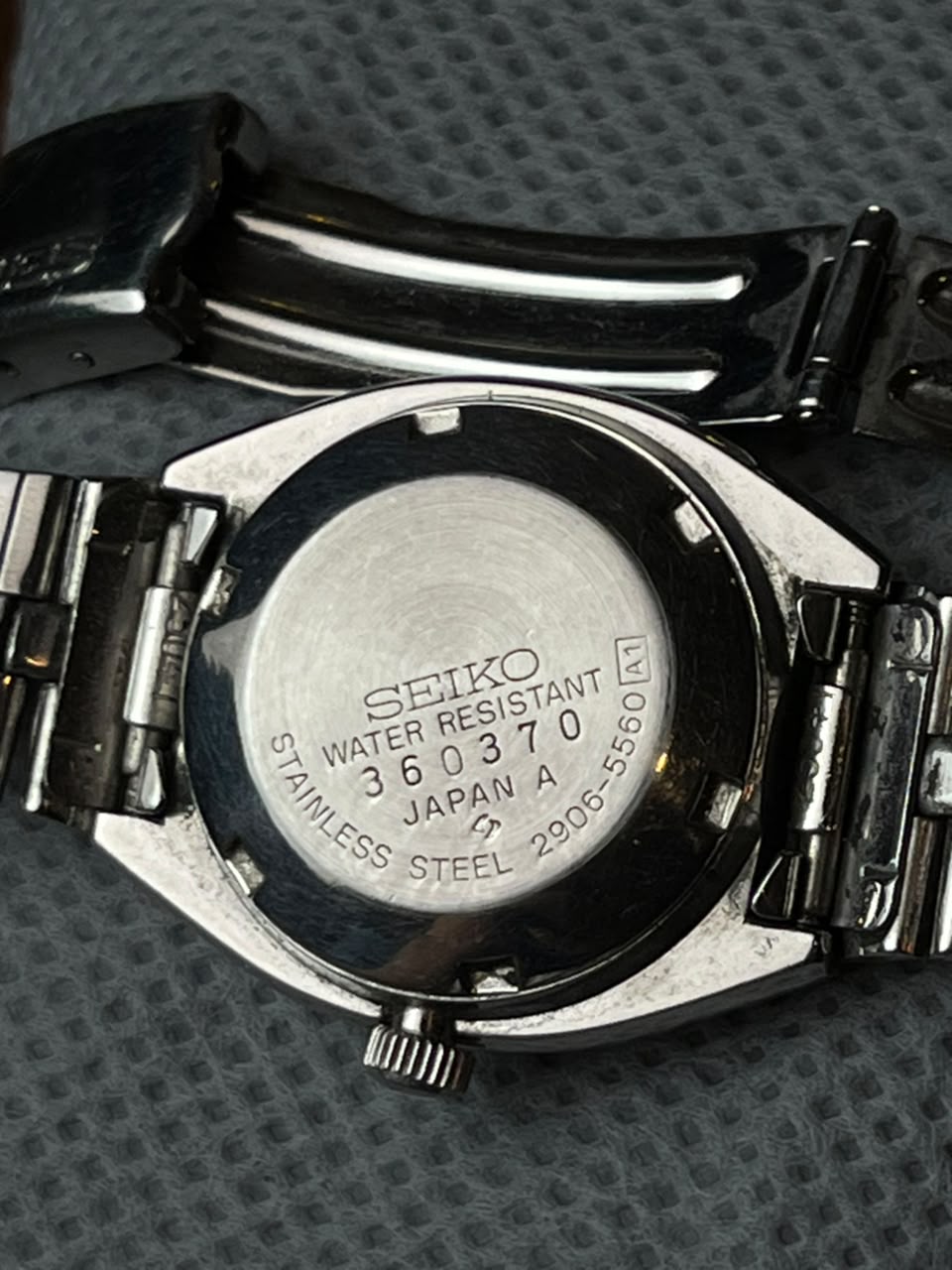 Vintage 1973 Seiko 5 Automatic Black Dial TV Case Watch