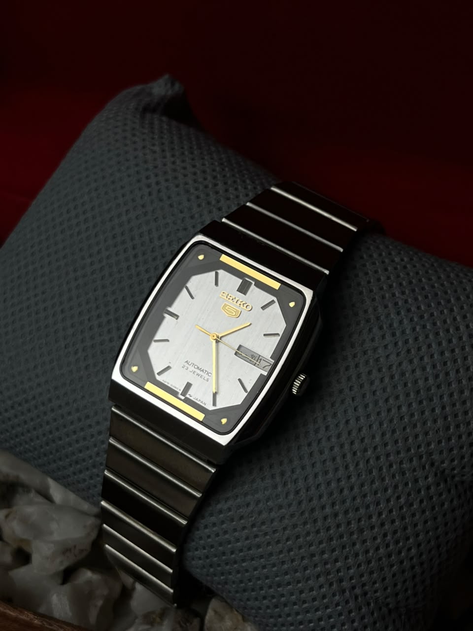 Vintage 1986 Seiko 5 Automatic TV Case  Silver Dial Watch