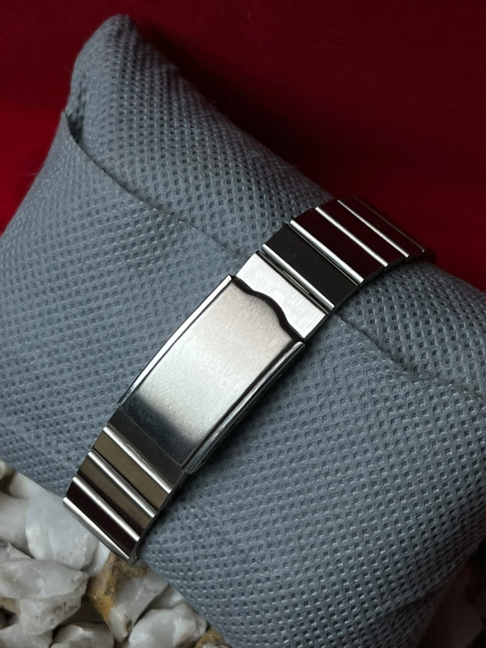 Vintage 1986 Seiko 5 Automatic TV Case  Silver Dial Watch