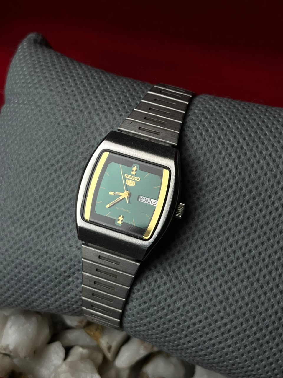 Vintage 1987 1997 Seiko 5 Automatic Green Dial TV Case Watch