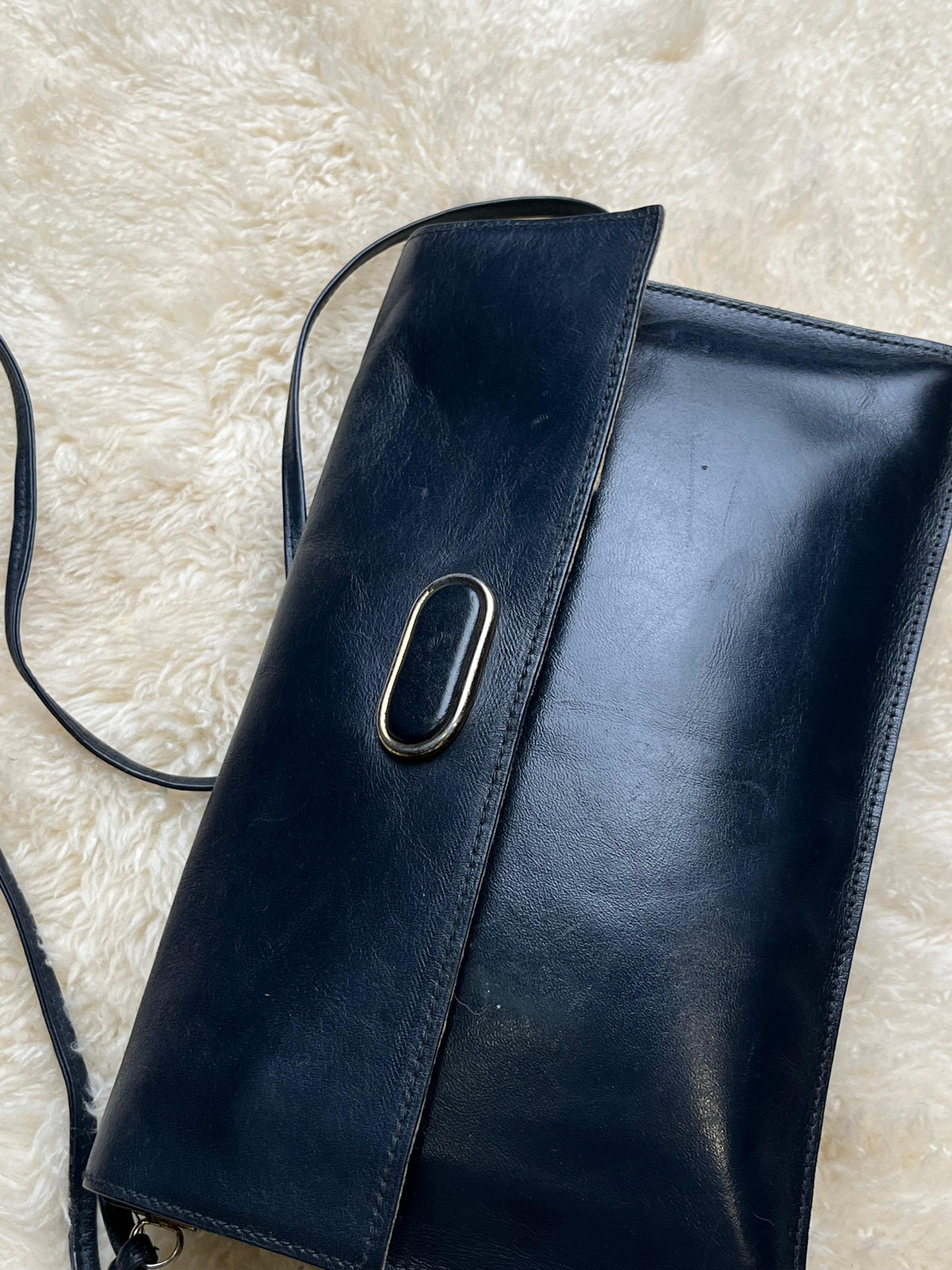 Vintage 90s Minimalist Navy Blue Leather Flap Shoulder Bag Crossbody Clutch Metal Ring
