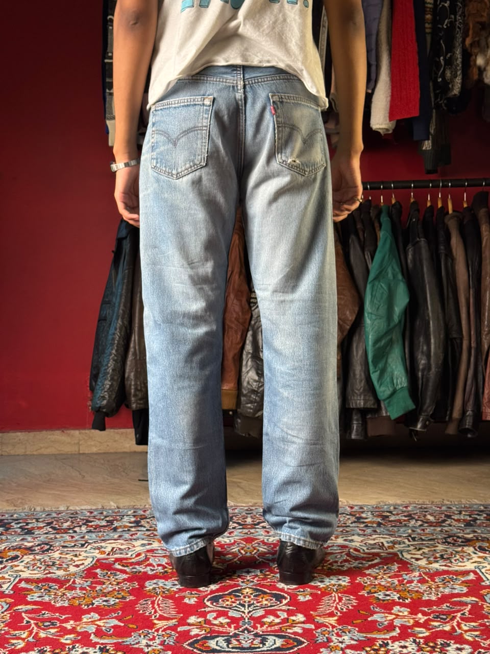 Vintage Levi's 501 Distressed Light Washed Straight Fit JEANS - 32