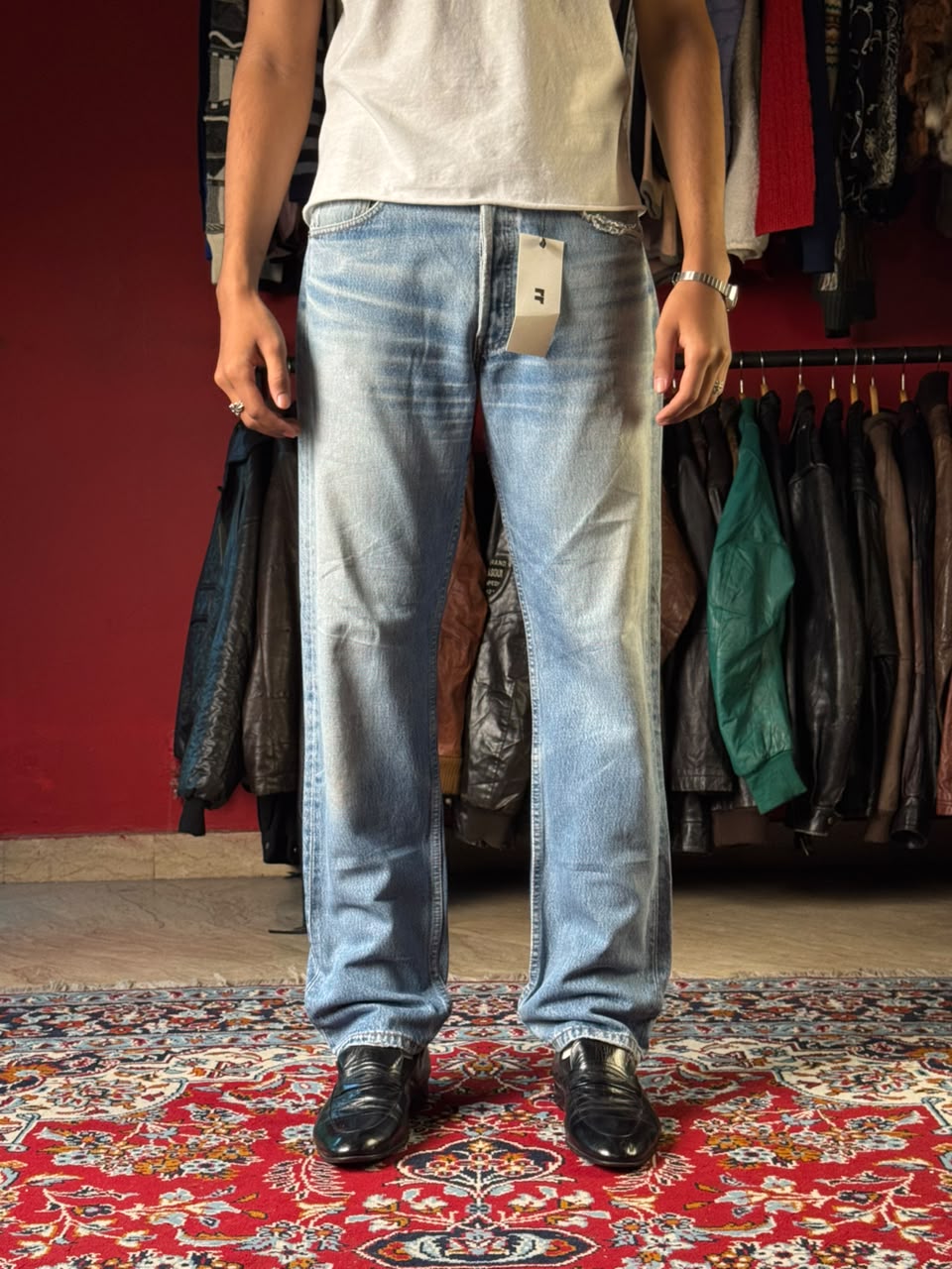Vintage Levi's 501 Distressed Light Washed Straight Fit JEANS - 32