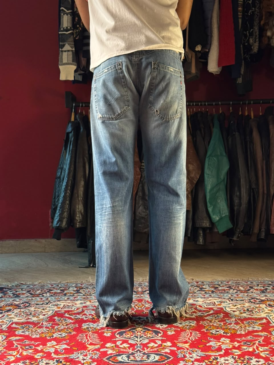 Replay Faded Light WashED RELAXED Bootcut JEANS - 32