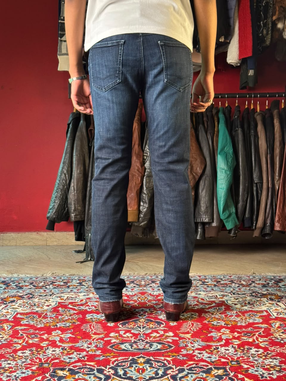 Hugo Boss Dark WashED Straight FIT JEANS - 32