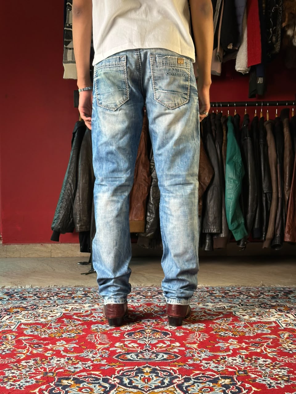 Cipo & Baxx Distressed Thick Stitch Light WashED STRAIGHT FIT JEANS - 34