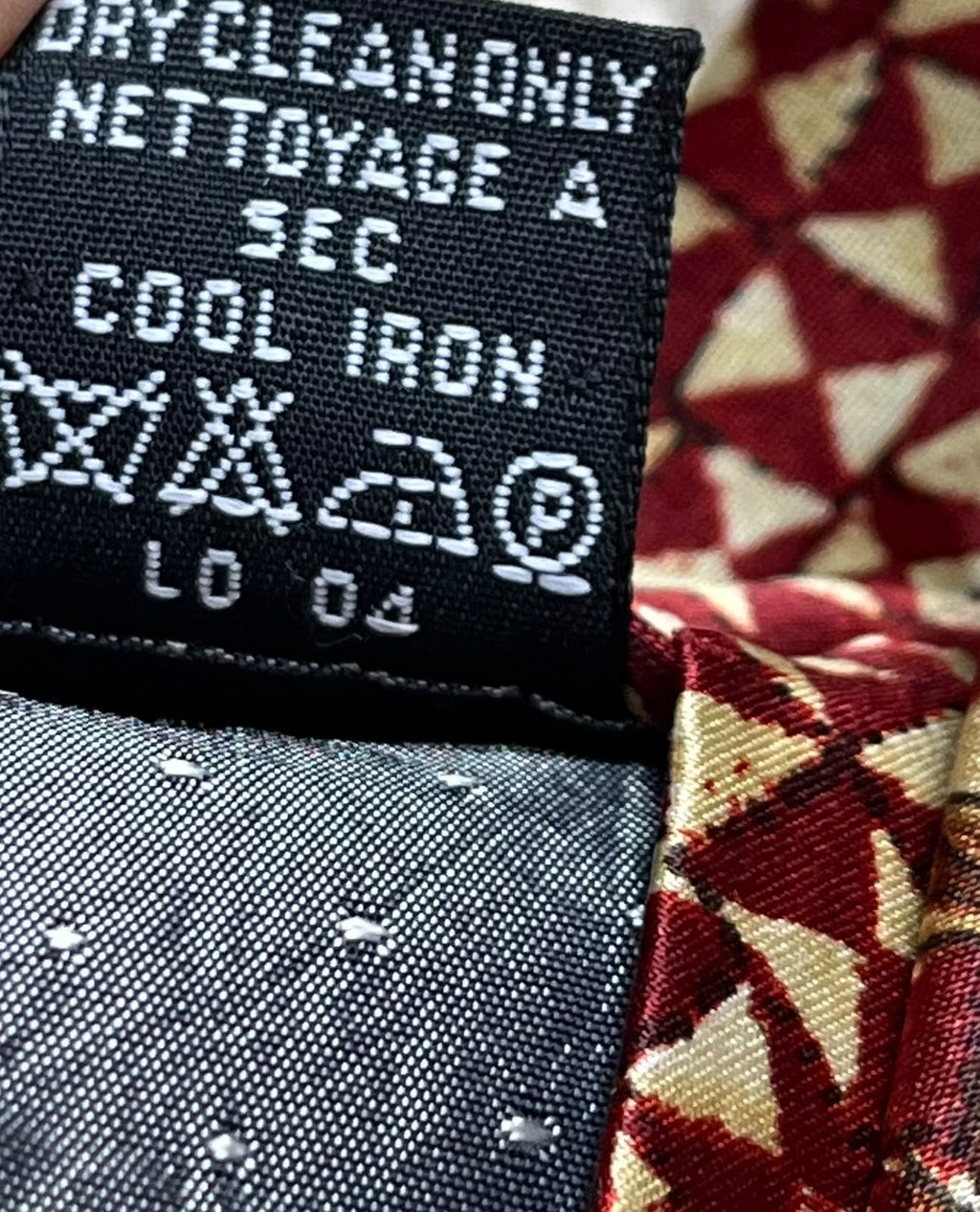 Gianfranco Ferre 100% Silk Tie Mens Burgundy Geometric Baroque Scroll Italy