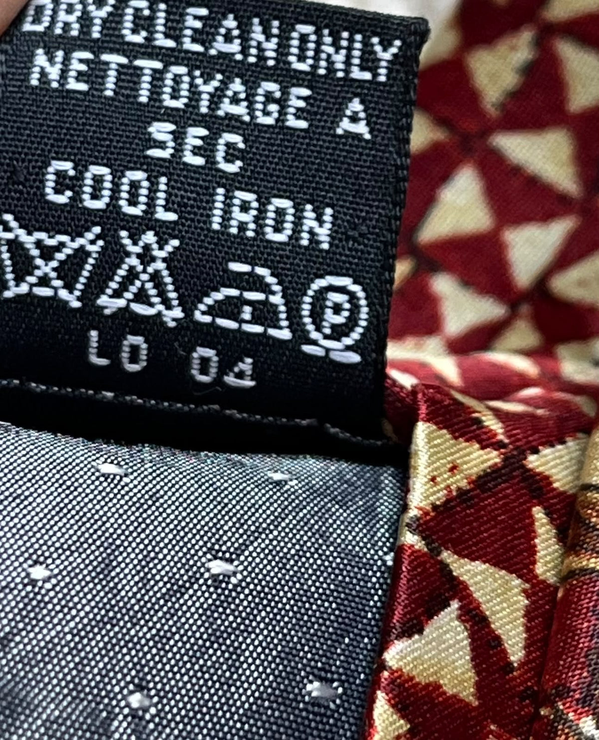 Gianfranco Ferre 100% Silk Tie Mens Burgundy Geometric Baroque Scroll Italy