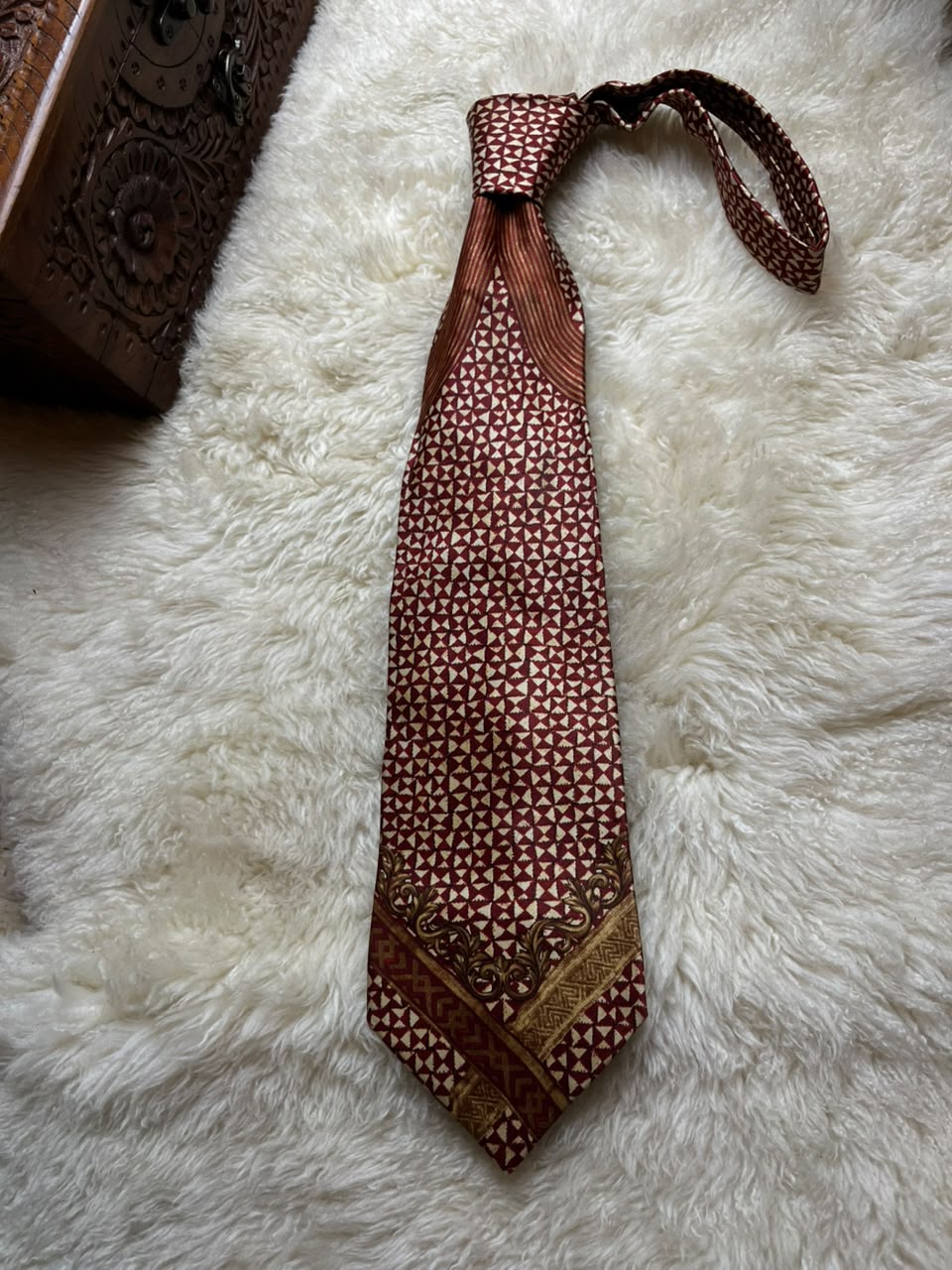 Gianfranco Ferre 100% Silk Tie Mens Burgundy Geometric Baroque Scroll Italy