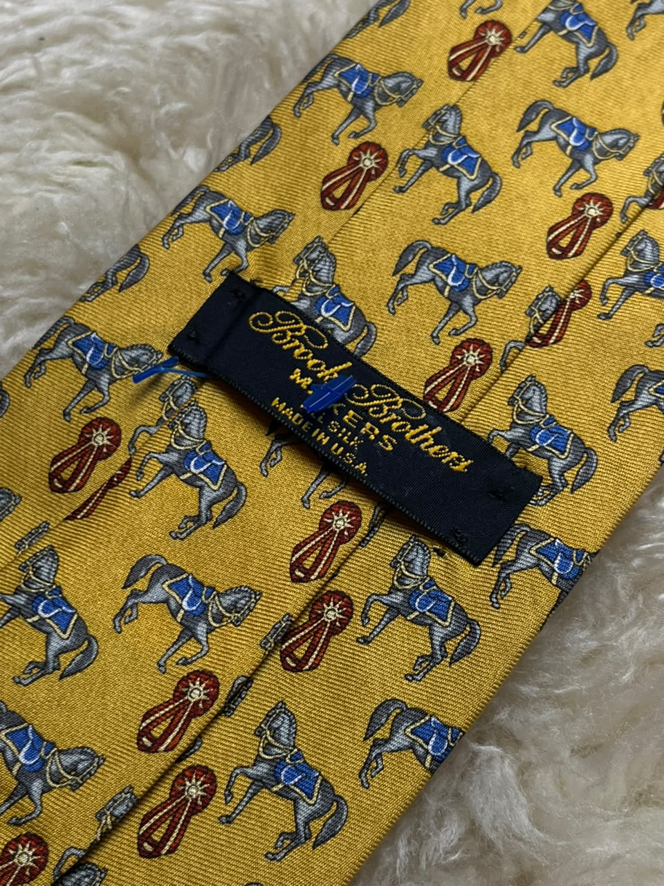 Brooks Brothers Makers Silk Tie Mens Yellow Equestrian Horses Award Ribbon USA