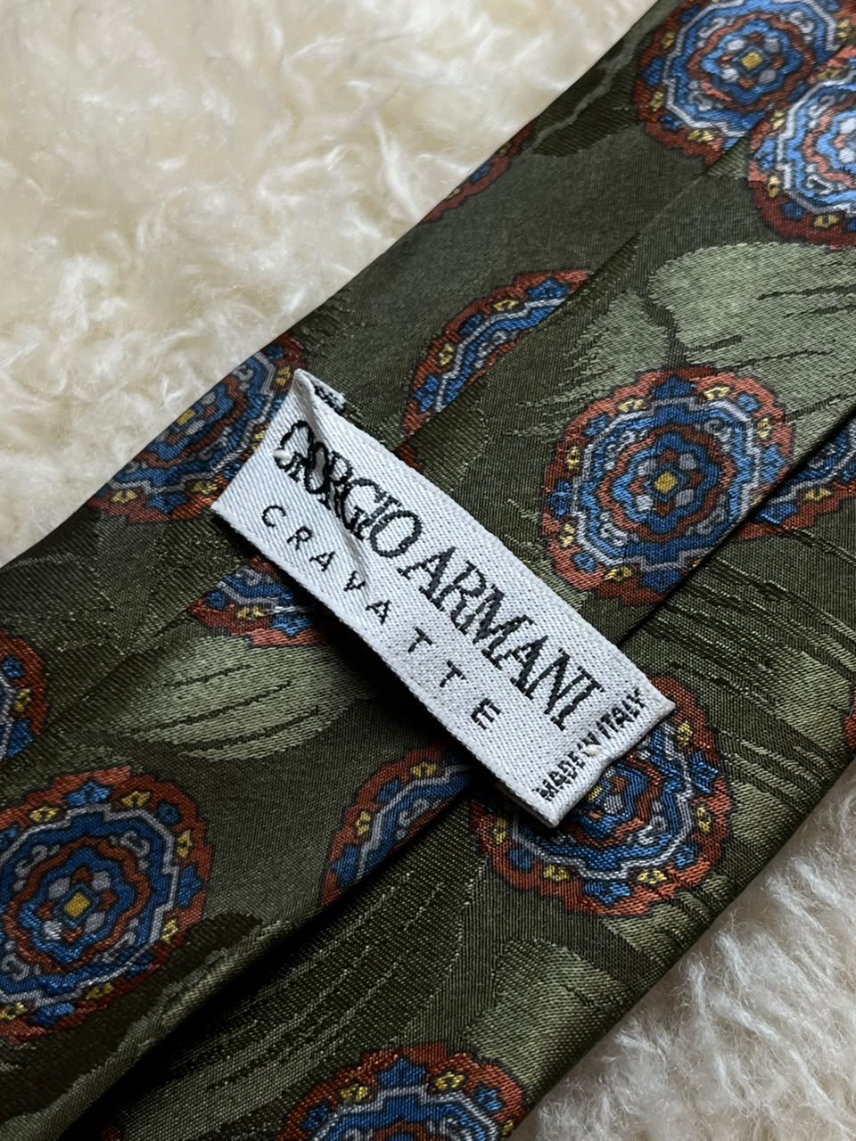 Giorgio Armani Cravatte 100% Silk Tie Mens Olive Green Medallion Foulard Italy