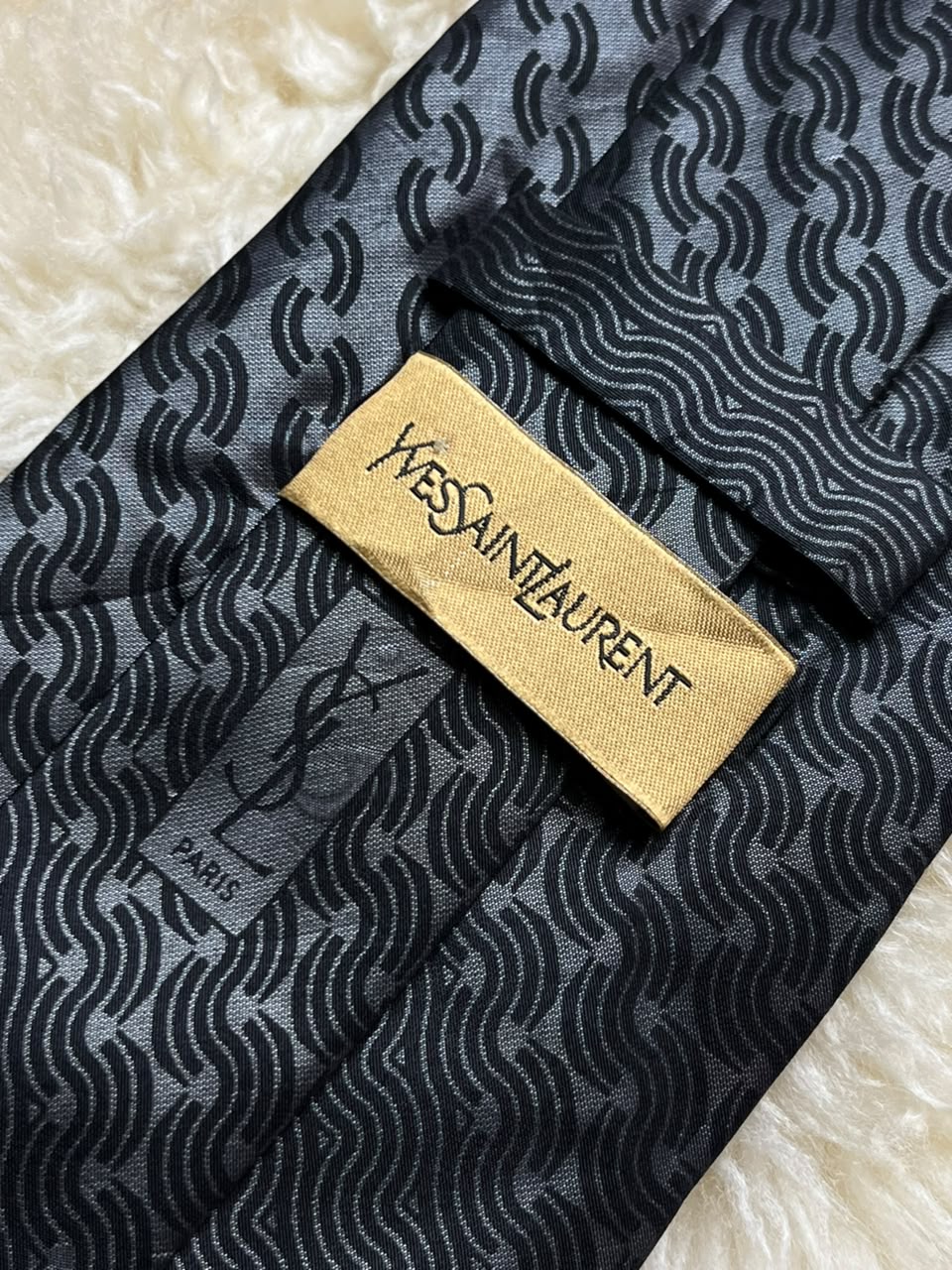 Yves Saint Laurent YSL Silk Tie Mens Black Grey Wavy Ribbon Geometric Italy
