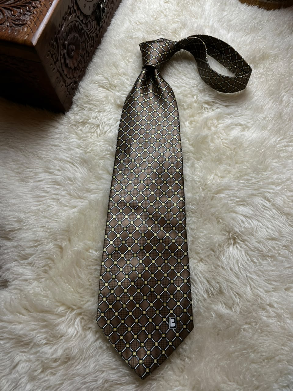 Hugo Boss BOSS 100% Silk Necktie Mens Brown Geometric Diamond Hand Made Tie