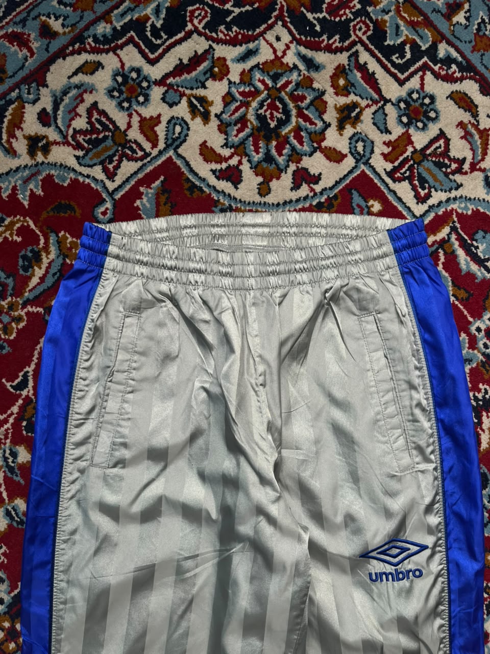 Vintage Umbro Silver Shiny Striped trousers - 28