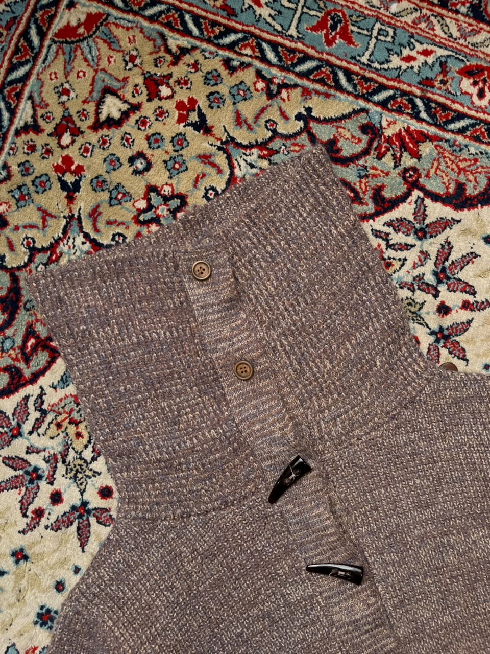 Chunky Knit Toggle Button High-Neck Cropped Cardigan - M