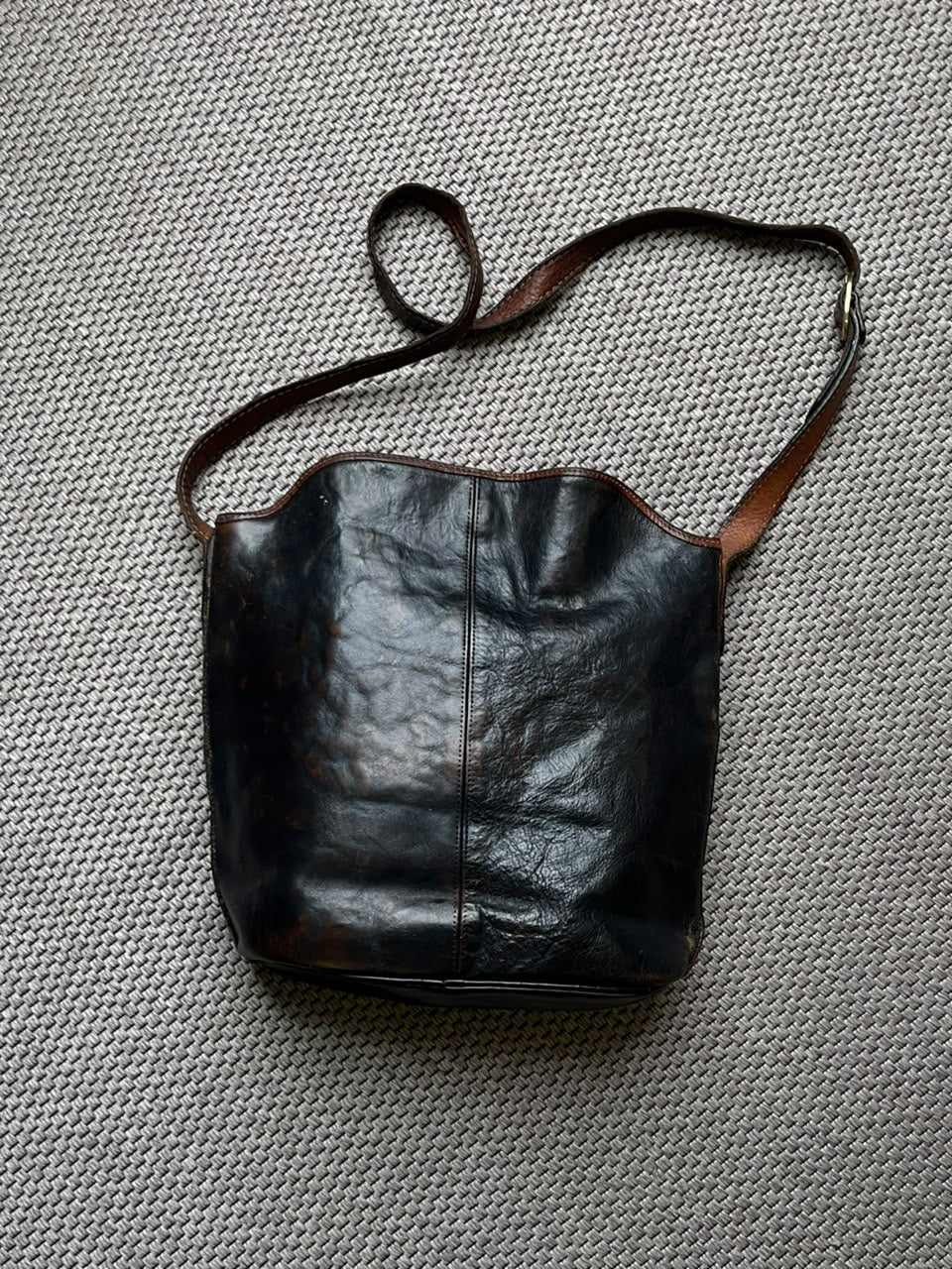 Vintage Two Tone Leather Bucket Bag Black Brown Ring Flap Crossbody Purse